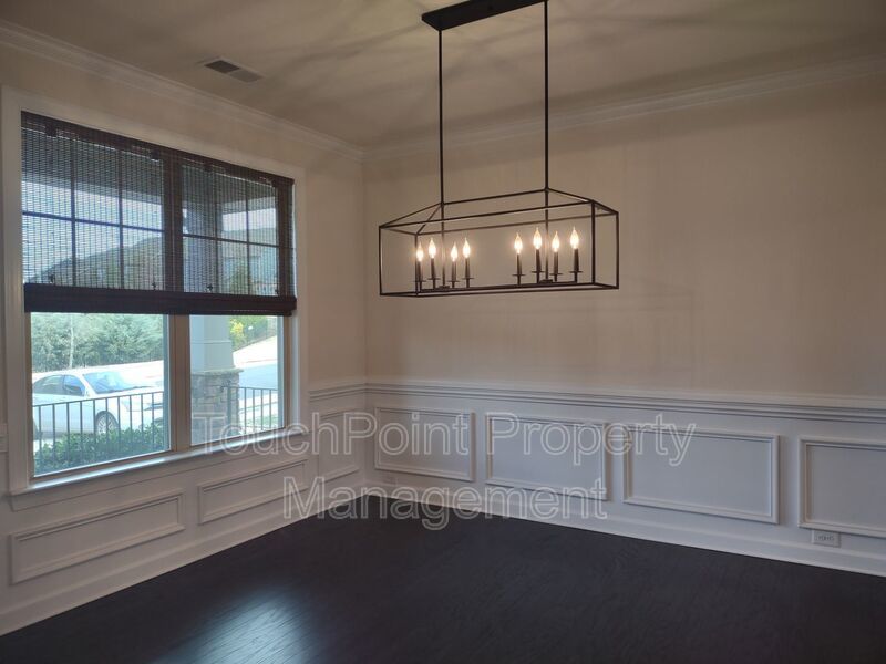 Beautiful 4BD 3.5BA Home located in the Millbridge Community! property image