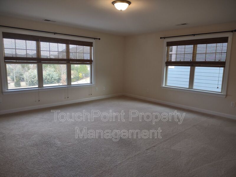 Beautiful 4BD 3.5BA Home located in the Millbridge Community! property image