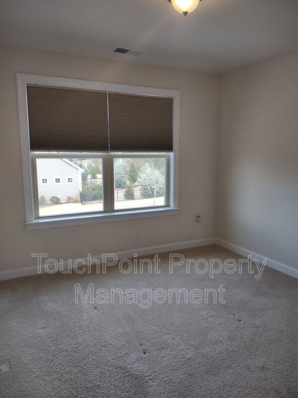 Beautiful 4BD 3.5BA Home located in the Millbridge Community! property image