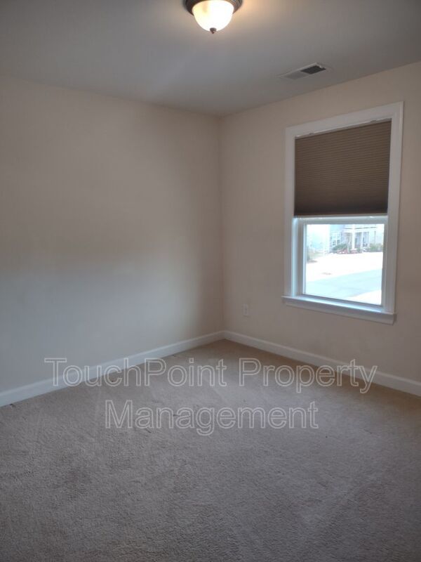 Beautiful 4BD 3.5BA Home located in the Millbridge Community! property image