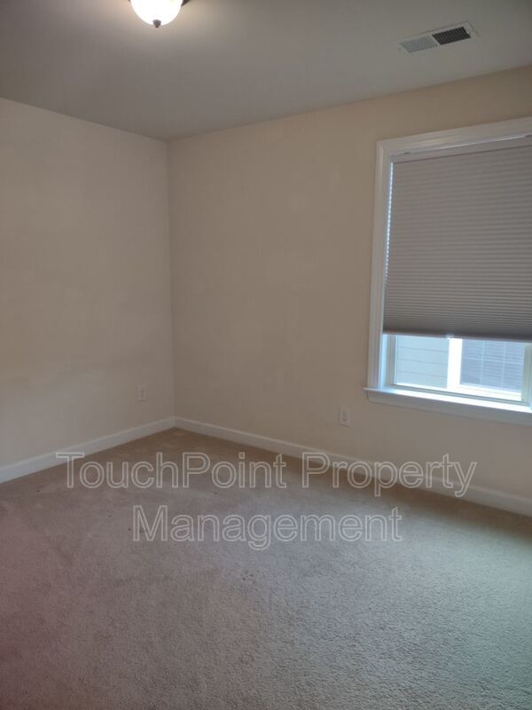 Beautiful 4BD 3.5BA Home located in the Millbridge Community! property image