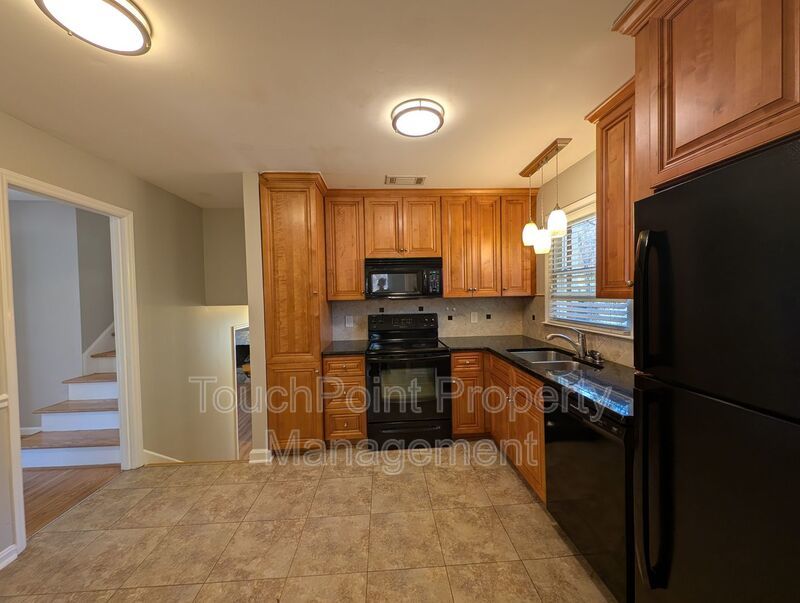 Beautiful 4 beds, 2.5 bath home located in the Shannon Park Community! property image