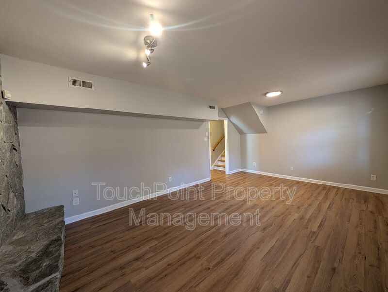 Beautiful 4 beds, 2.5 bath home located in the Shannon Park Community! property image