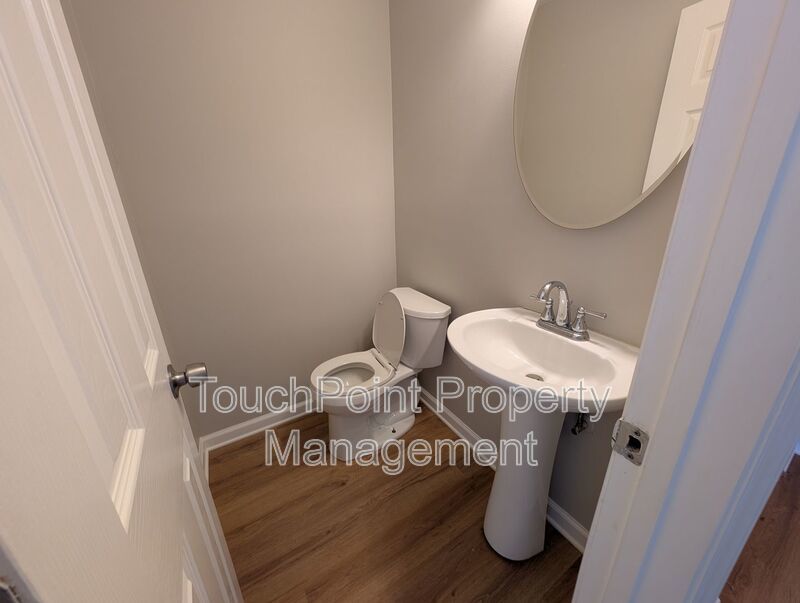 Beautiful 4 beds, 2.5 bath home located in the Shannon Park Community! property image