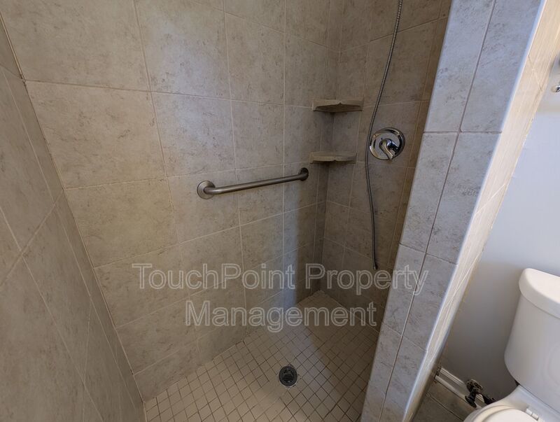 Beautiful 4 beds, 2.5 bath home located in the Shannon Park Community! property image