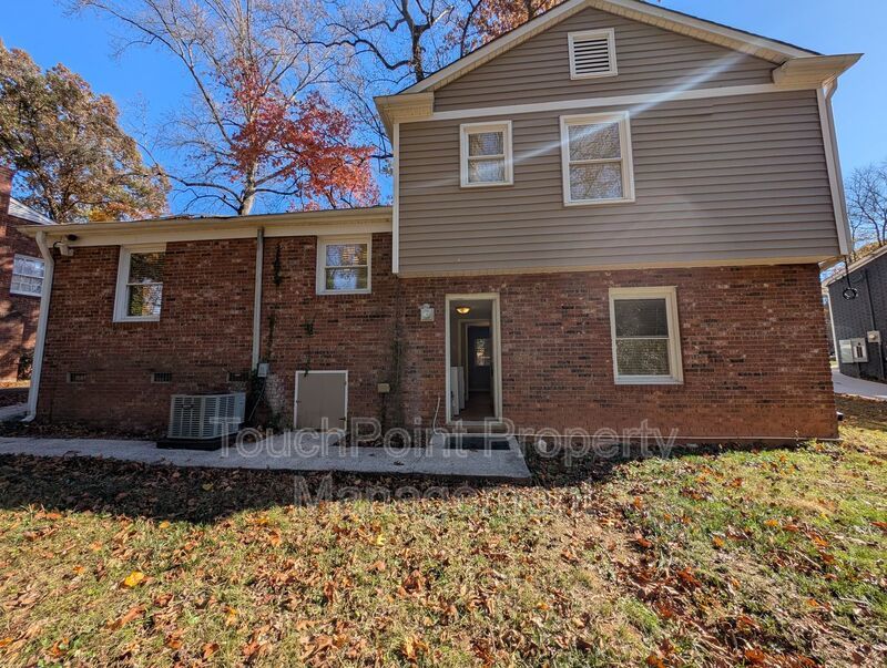 Beautiful 4 beds, 2.5 bath home located in the Shannon Park Community! property image