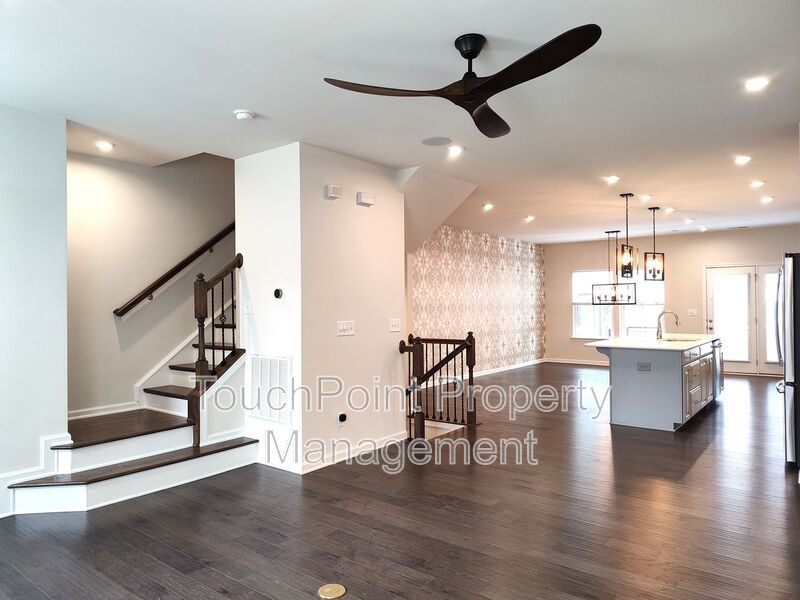 Pristine, 4 bed, 3.5 bath Townhome Located in the Kee Court Community! property image