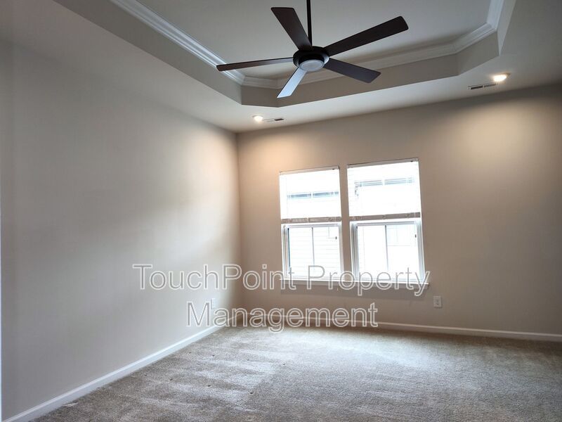 Pristine, 4 bed, 3.5 bath Townhome Located in the Kee Court Community! property image