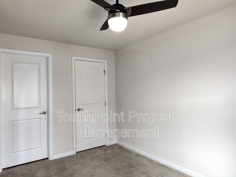 Pristine, 4 bed, 3.5 bath Townhome Located in the Kee Court Community! property image