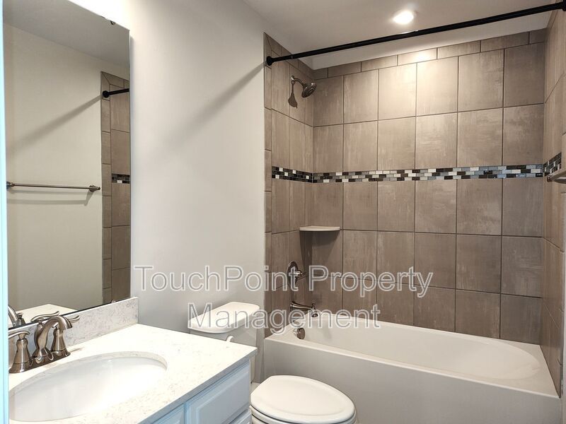 Pristine, 4 bed, 3.5 bath Townhome Located in the Kee Court Community! property image