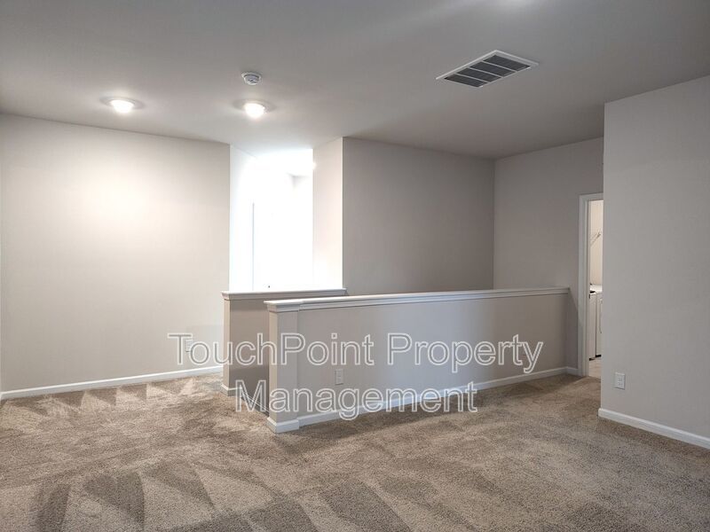 Beautiful end-unit 3 bedroom, 2.5 bath Townhome located in the Harmony community in Matthews! property image