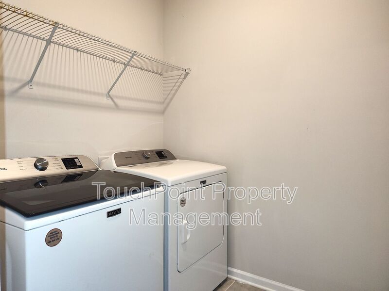 Beautiful end-unit 3 bedroom, 2.5 bath Townhome located in the Harmony community in Matthews! property image