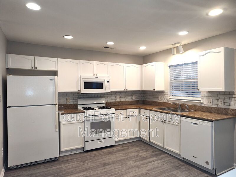 Pristine, 4 bed, 2.5 bath Home Located in the Southbridge Forest Community! property image