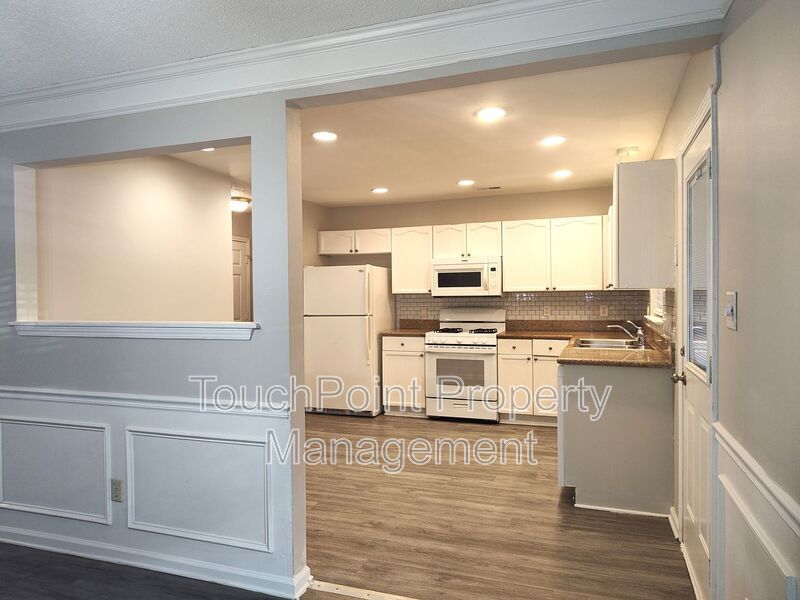 Pristine, 4 bed, 2.5 bath Home Located in the Southbridge Forest Community! property image