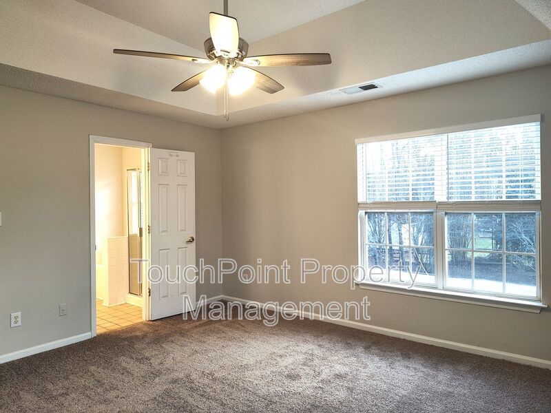 Pristine, 4 bed, 2.5 bath Home Located in the Southbridge Forest Community! property image