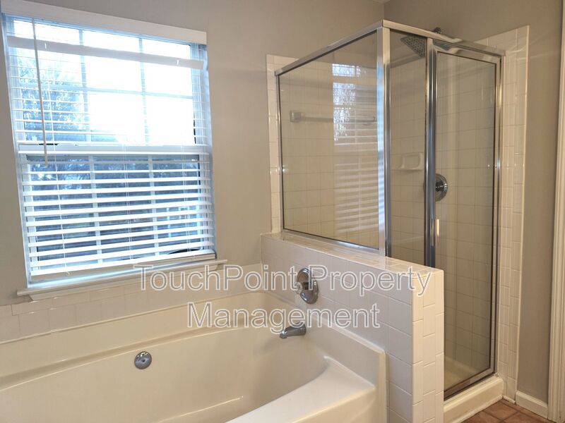 Pristine, 4 bed, 2.5 bath Home Located in the Southbridge Forest Community! property image