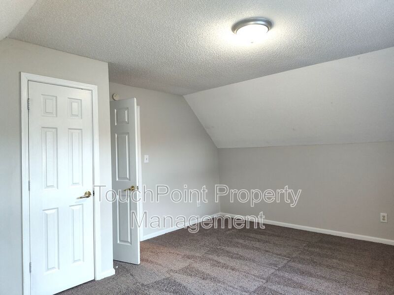 Pristine, 4 bed, 2.5 bath Home Located in the Southbridge Forest Community! property image