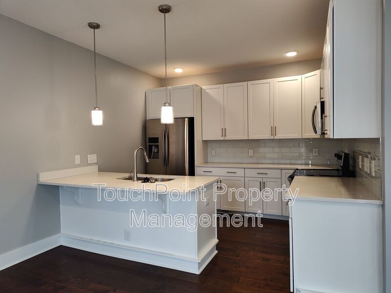 End-unit Townhome located in Peridoe on the Greenway! property image