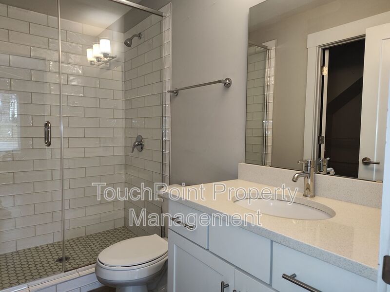 End-unit Townhome located in Peridoe on the Greenway! property image