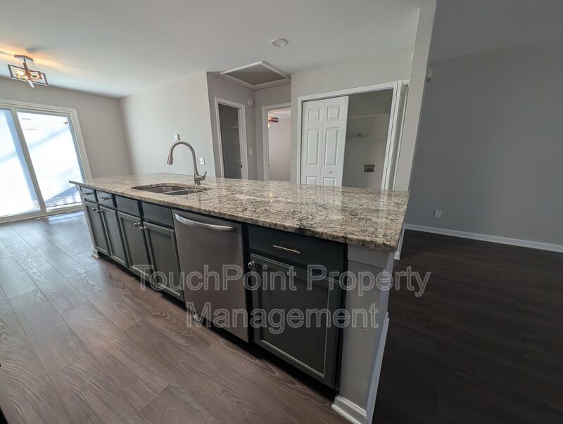 Pristine 3 bedrooms, 2 bathroom home in Charlotte! property image