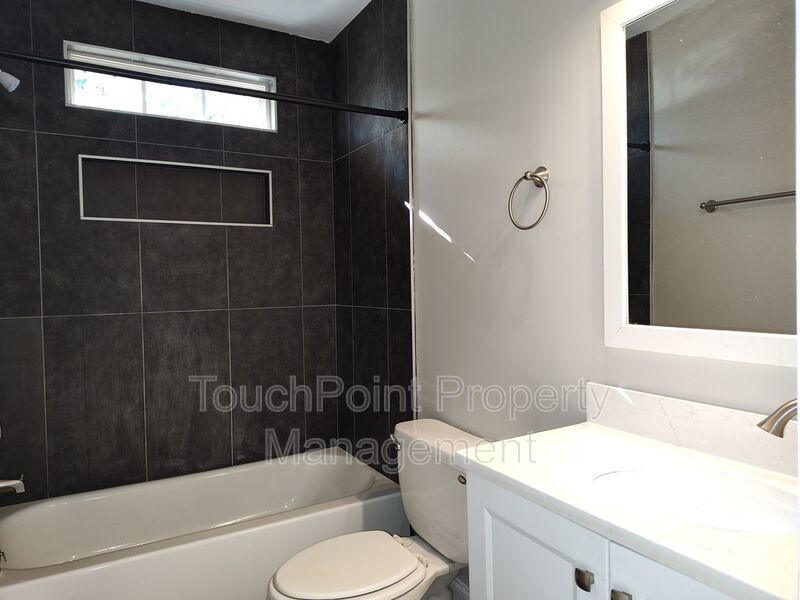 Pristine 3 bedrooms, 2 bathroom home in Charlotte! property image