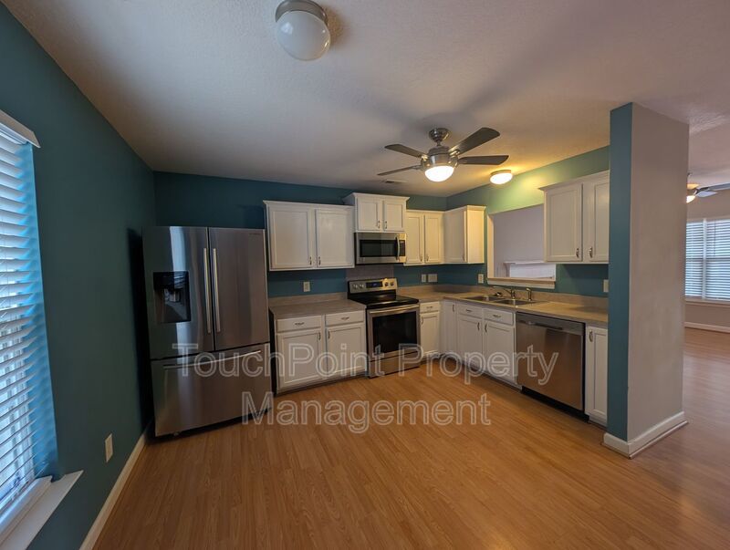 Beautiful 3 bedroom, 2.5 bath home located in the Brighton Community! property image