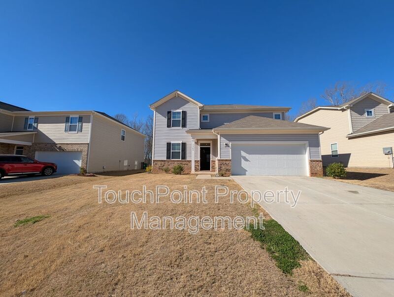 Pristine home located in the Retreat at Rocky River Community! property image