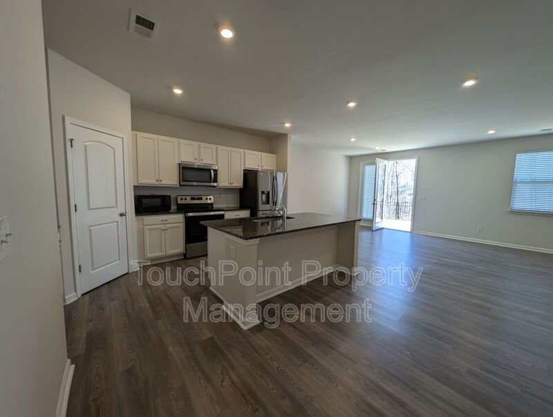 Pristine home located in the Retreat at Rocky River Community! property image