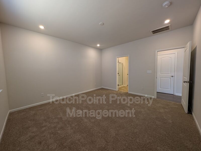 Pristine home located in the Retreat at Rocky River Community! property image