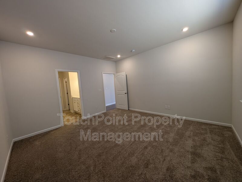 Pristine home located in the Retreat at Rocky River Community! property image