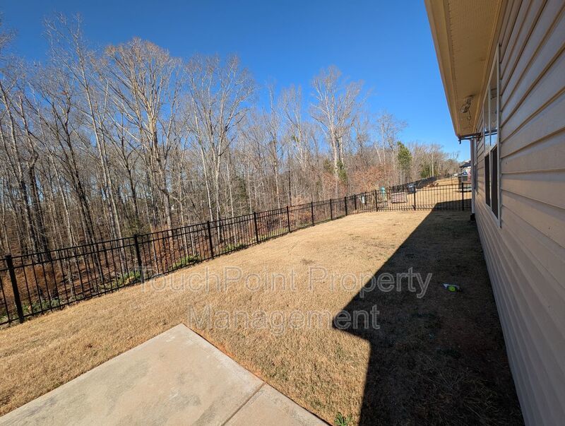Pristine home located in the Retreat at Rocky River Community! property image