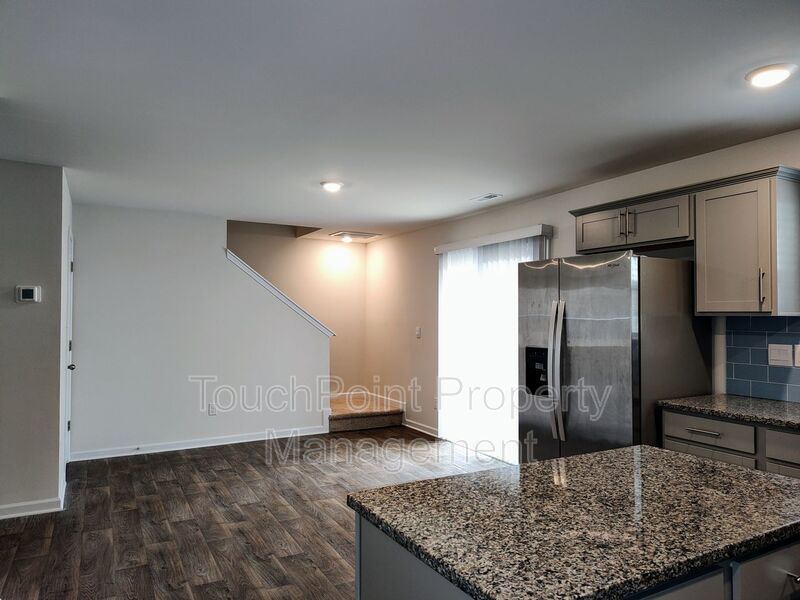 Pristine, 3 bedroom, 2.5 bathroom home located in the Stewart Creek States Subdivision! property image