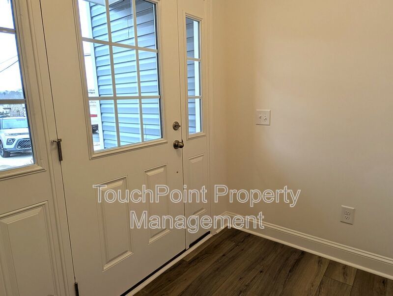 Beautiful, 2 story, end-unit, Townhome located in the Bell Glen Community! property image