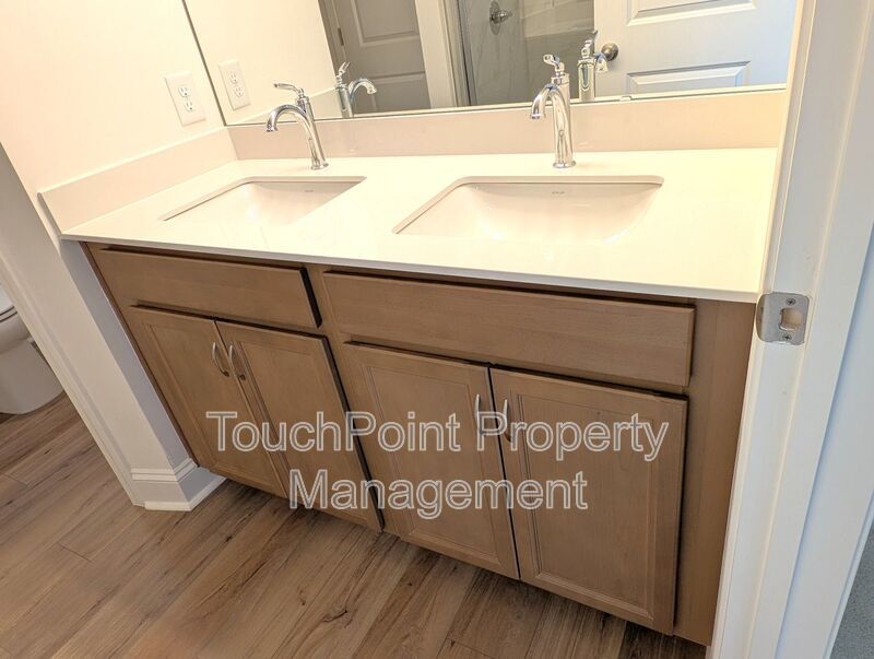 Beautiful, 2 story, end-unit, Townhome located in the Bell Glen Community! property image