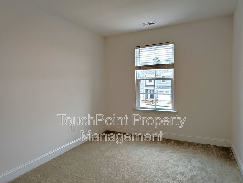 Beautiful, 2 story, end-unit, Townhome located in the Bell Glen Community! property image