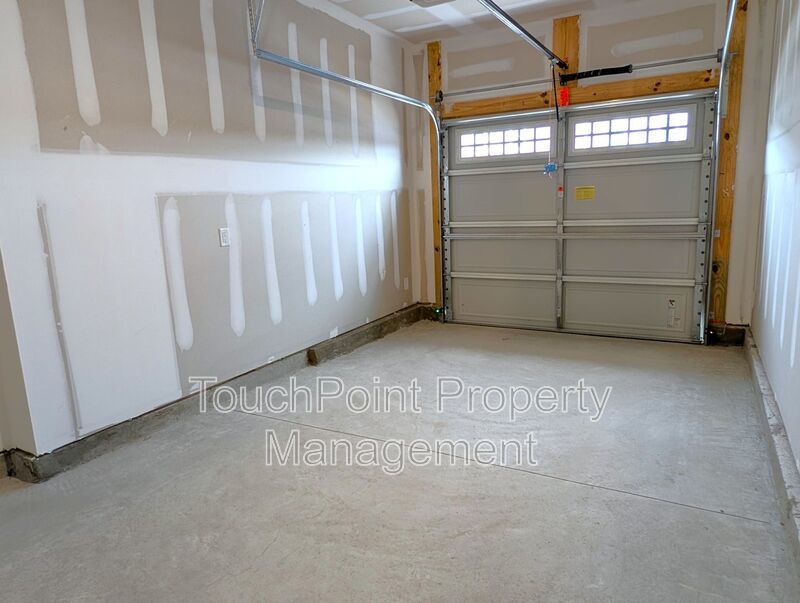 Beautiful, 2 story, end-unit, Townhome located in the Bell Glen Community! property image