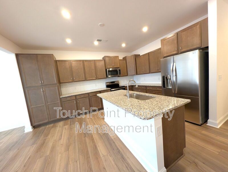 Beautiful, 2 story, end-unit, Townhome located in the Bell Glen Community! property image