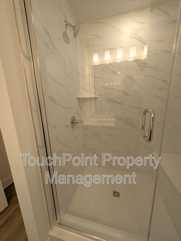 Beautiful, 2 story, end-unit, Townhome located in the Bell Glen Community! property image