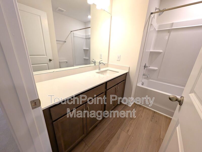 Beautiful, 2 story, end-unit, Townhome located in the Bell Glen Community! property image