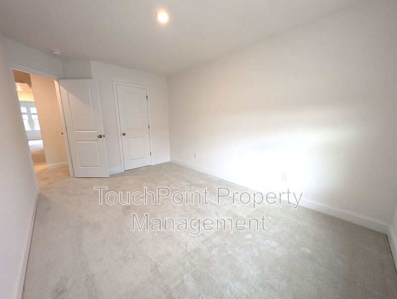 Beautiful, 2 story, end-unit, Townhome located in the Bell Glen Community! property image