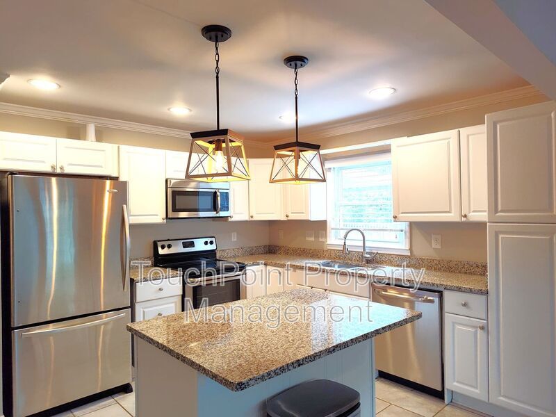 Pristine brick ranch style home located in the Eastway Community! property image