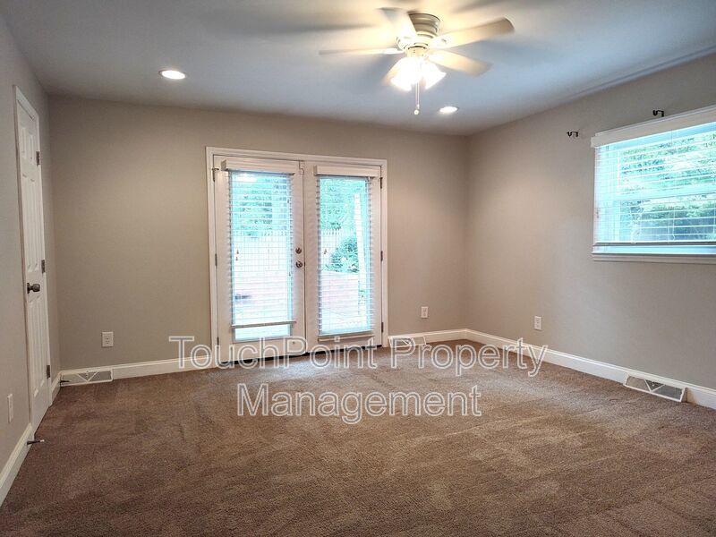 Pristine brick ranch style home located in the Eastway Community! property image