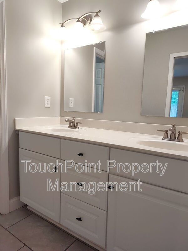 Pristine brick ranch style home located in the Eastway Community! property image