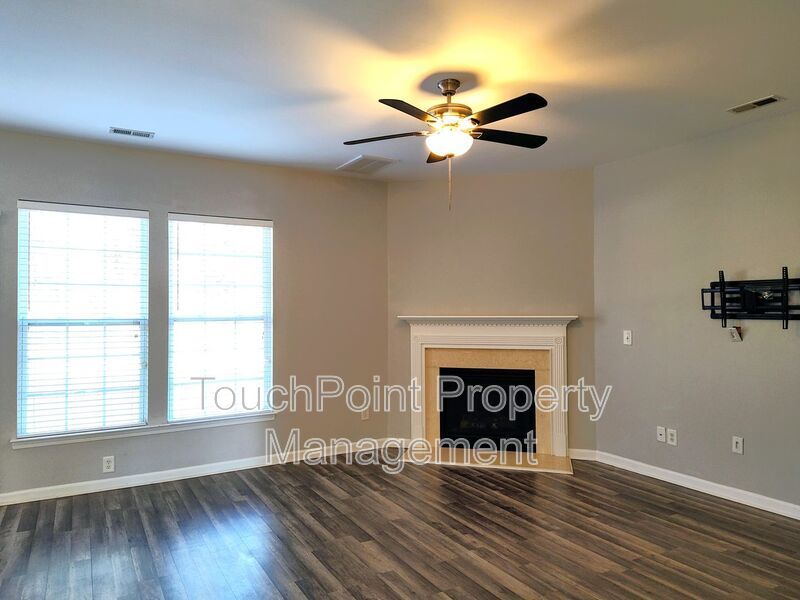 Pristine 4 bed, 2.5 bath Home Located in the Falcon Ridge Community! property image