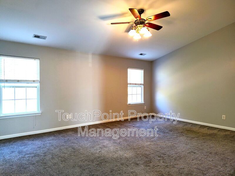 Pristine 4 bed, 2.5 bath Home Located in the Falcon Ridge Community! property image