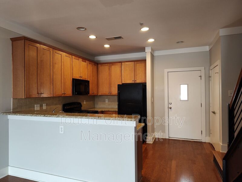 Modern Condo located  in South Main Square! property image